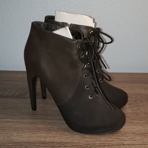 BRAND NEW Michael Antonio Two-Tone Lace-Up Boots
